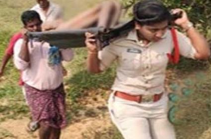 srikakulam: lady si carries homeless man's body for a km after villagers  refuse to help