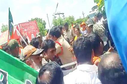 Tension Prevails in Bandi Sanjay's Praja Sangrama Yatra in Zaffergadh