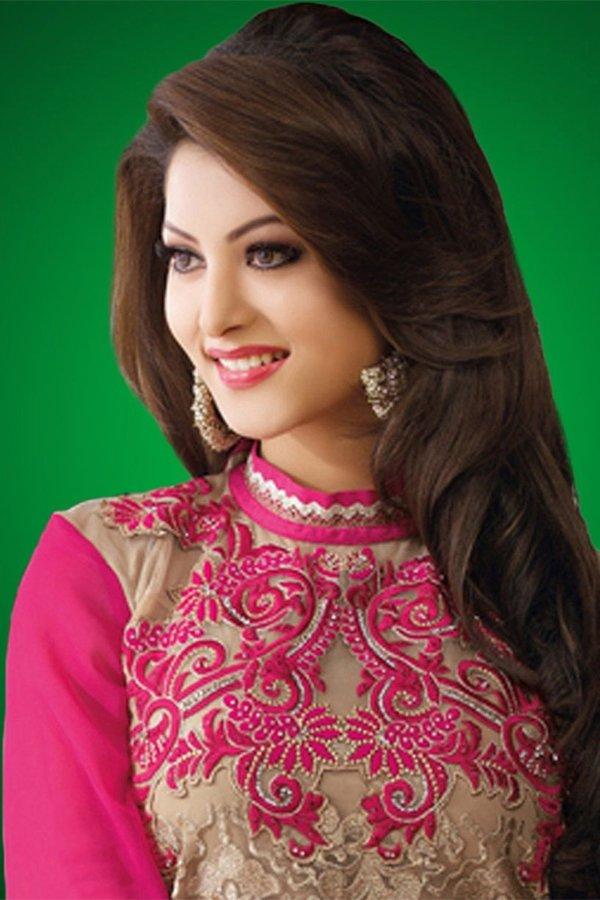 Urvashi Rautela got a latest photoshoot! Click here to see 